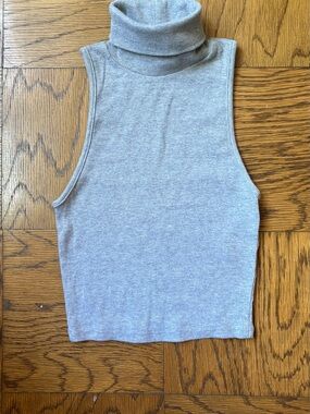 Zara Ladies Light Gray Ribbed Sleeveless Turtleneck Top Size Small